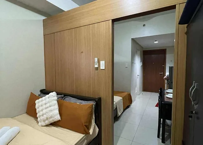 Apartment 1br Big Cut 1524d Window Edsa Moa 2beds Queen Size 1pullout 1extra Mattress Manila